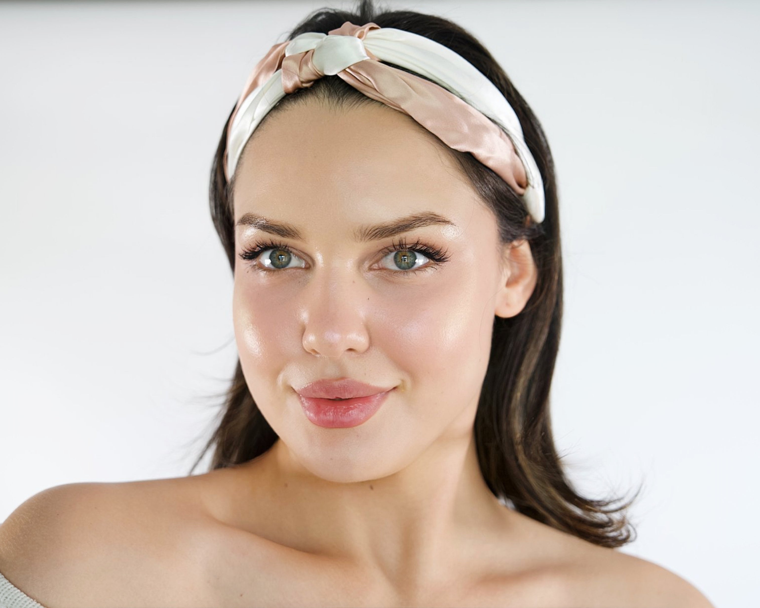 GWP Cream and Black Logo Knotted Silk Headband QIANXUAN Wide Cloth Headband Set for Women - 2Pcs Black  main image 3